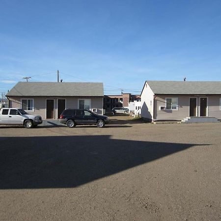 Midtown Motel On Alaska Ave ドーソン・クリーク エクステリア 写真
